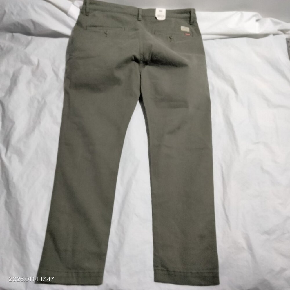 Levi's Men’s XX Chino Slim Taper Stretch 36x30 Green Pants NWT - Picture 5 of 6